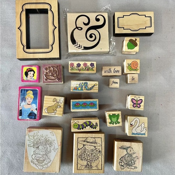 Lot Of 22 Wooden Mounted Rubber Stamps Animals Spring Nature Flowers - Picture 1 of 2